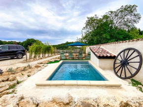 007 James Bond maison pour tous y compris handicapes avec piscine privée